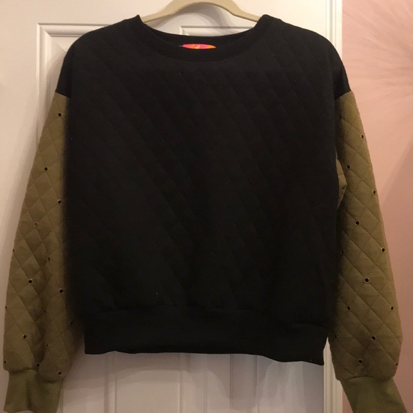 Sweater - Picture 1 of 2